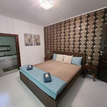 Apartman Julie Loket Exterior foto